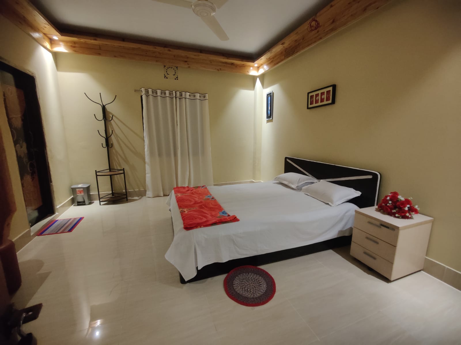 লবস্টার-০৩ Balcony / Bed