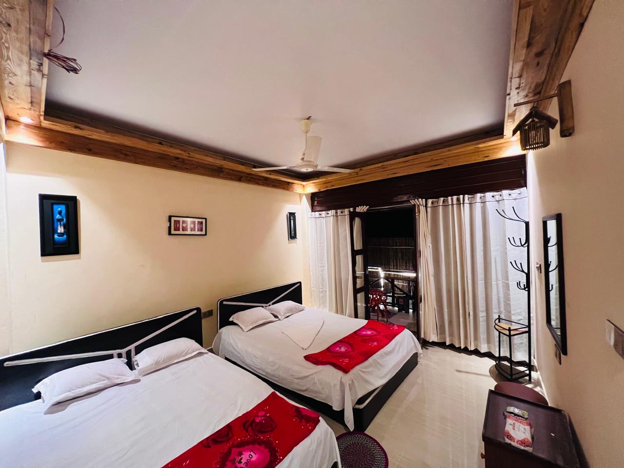 লবস্টার-০৪ Room Decor